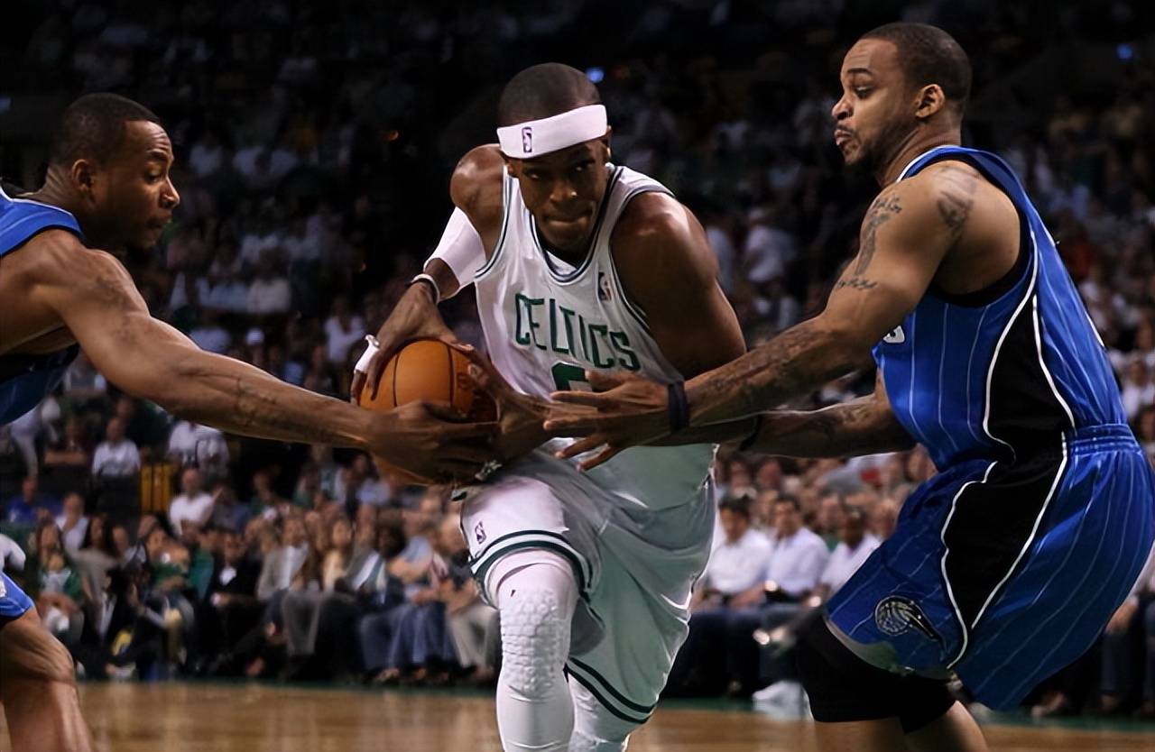 包含灰熊险胜凯尔特人B队,凯尔·库兹马打破历史纪录的词条 包含灰熊险胜凯尔特人B队,凯尔·库兹马打破历史纪录的词条