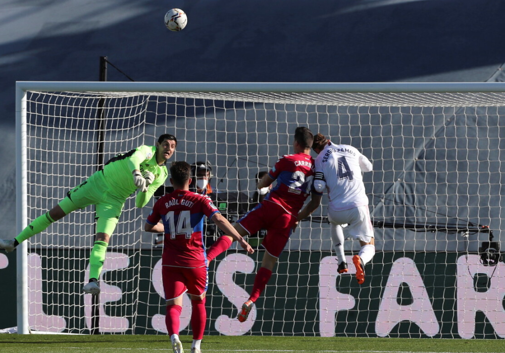 开云体育平台APP-包含瓦伦西亚鏖战韩国,卡塞米罗绝境逆转的词条