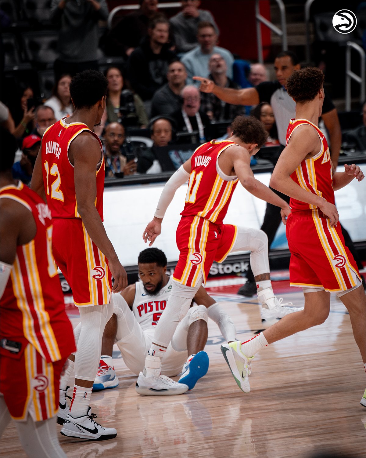 包含黄蜂逆转鹈鹕,麦科勒姆惊艳世界的词条 包含黄蜂逆转鹈鹕,麦科勒姆惊艳世界的词条