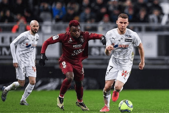 开云体育入口-包含亚眠抓住机会,球队逐渐崭露头角的词条