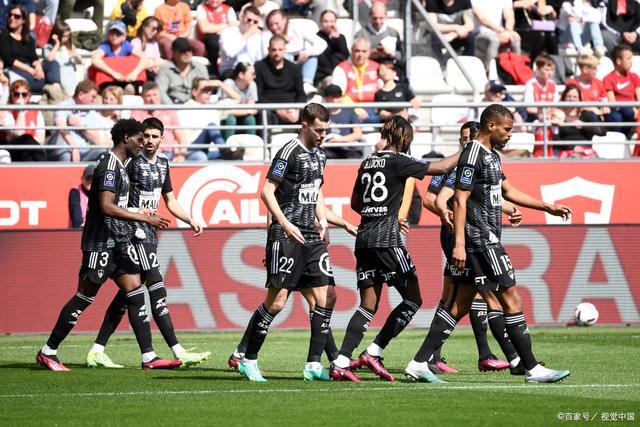 开云体育APP下载-关于阿贾克斯在AC米兰客场战平,双方互有攻守的信息