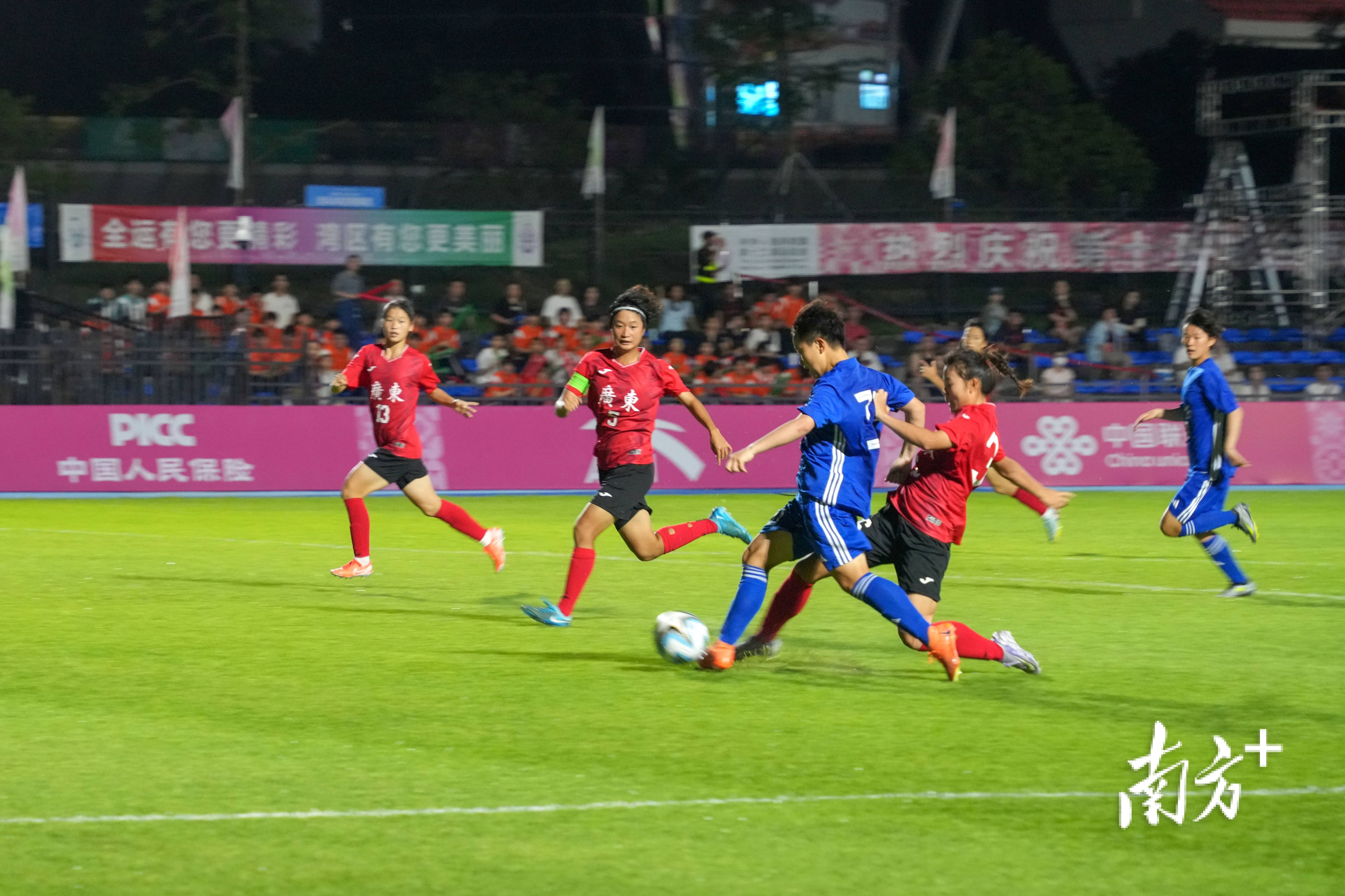 关于国际女足邀请赛火热进行,中国队取得领先的信息 关于国际女足邀请赛火热进行,中国队取得领先的信息