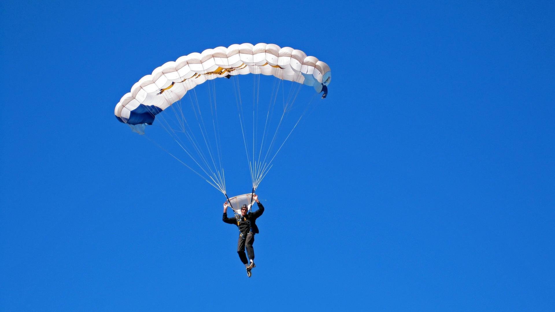 赛道之外,稳定为王,格列兹曼的F1年度争冠之夜启示