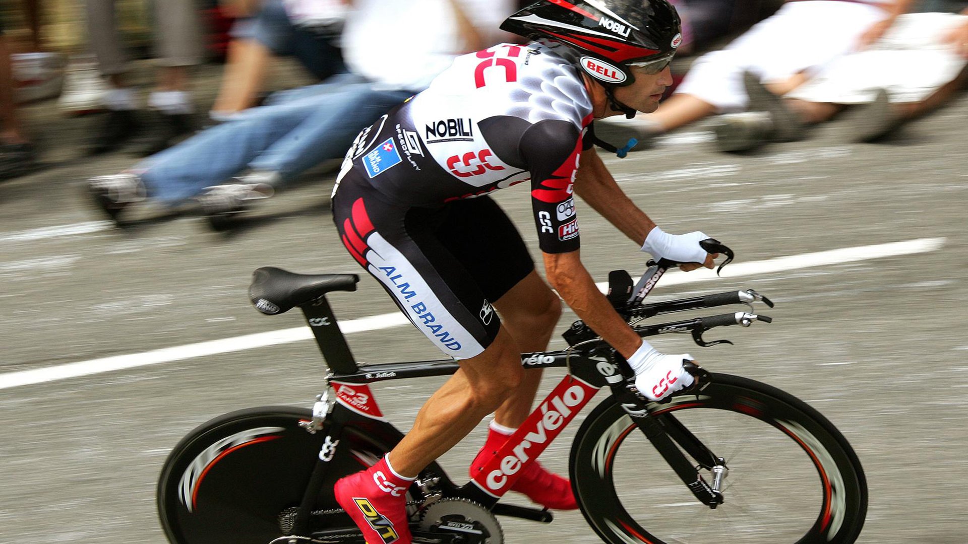 凯尔特人正面击溃骑士,杰伦·格林在F1新赛季揭幕战接管比赛